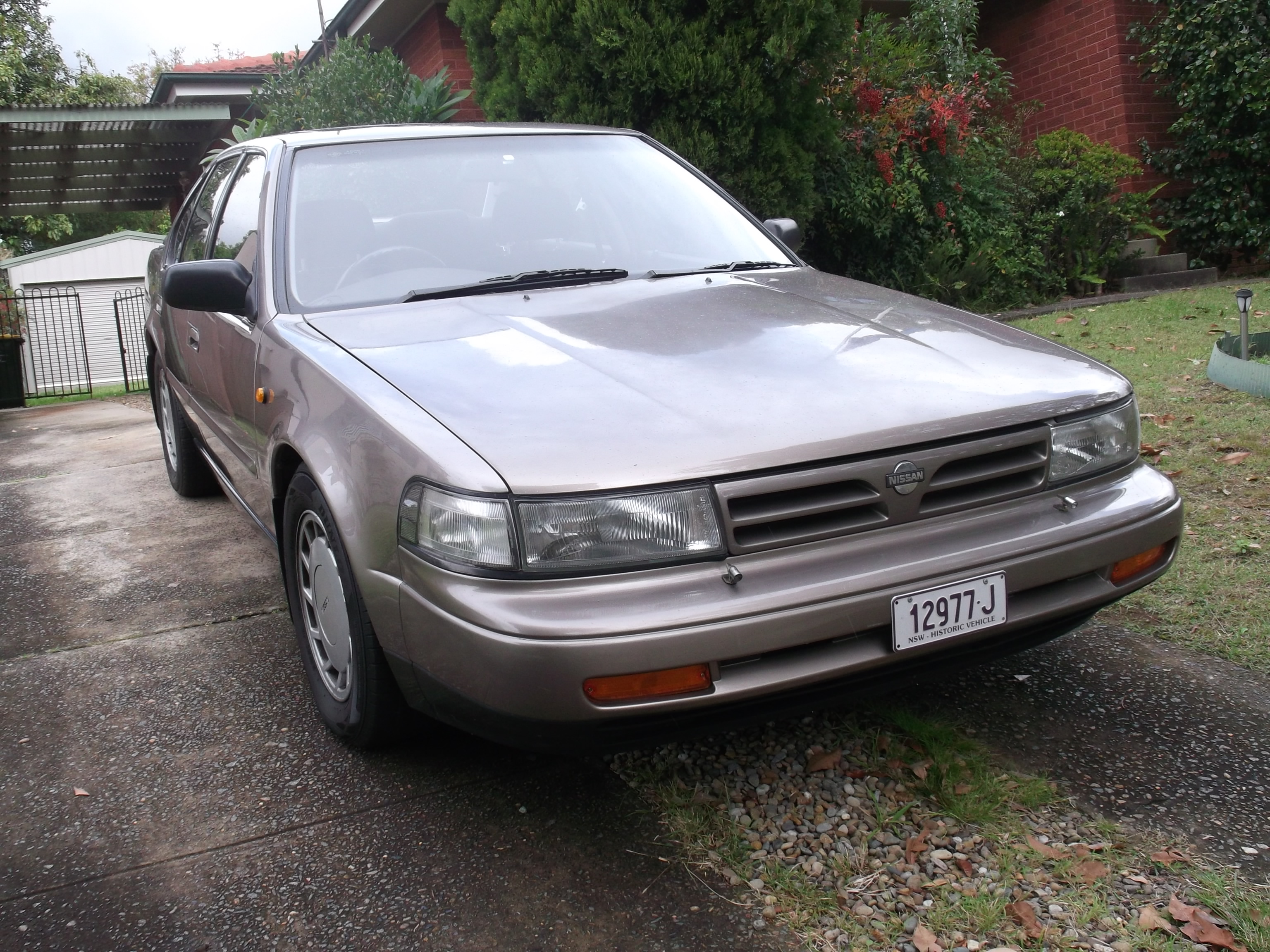 1990 NISSAN MAXIMA Ti SEDAN