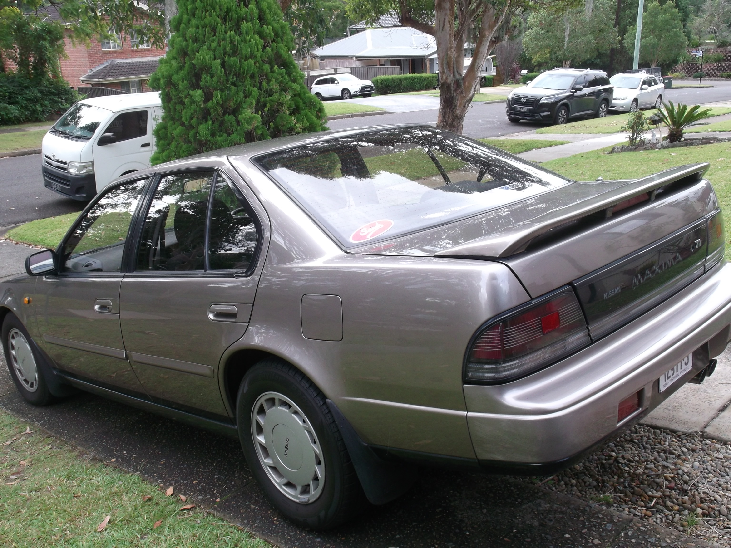 1990 NISSAN MAXIMA Ti SEDAN