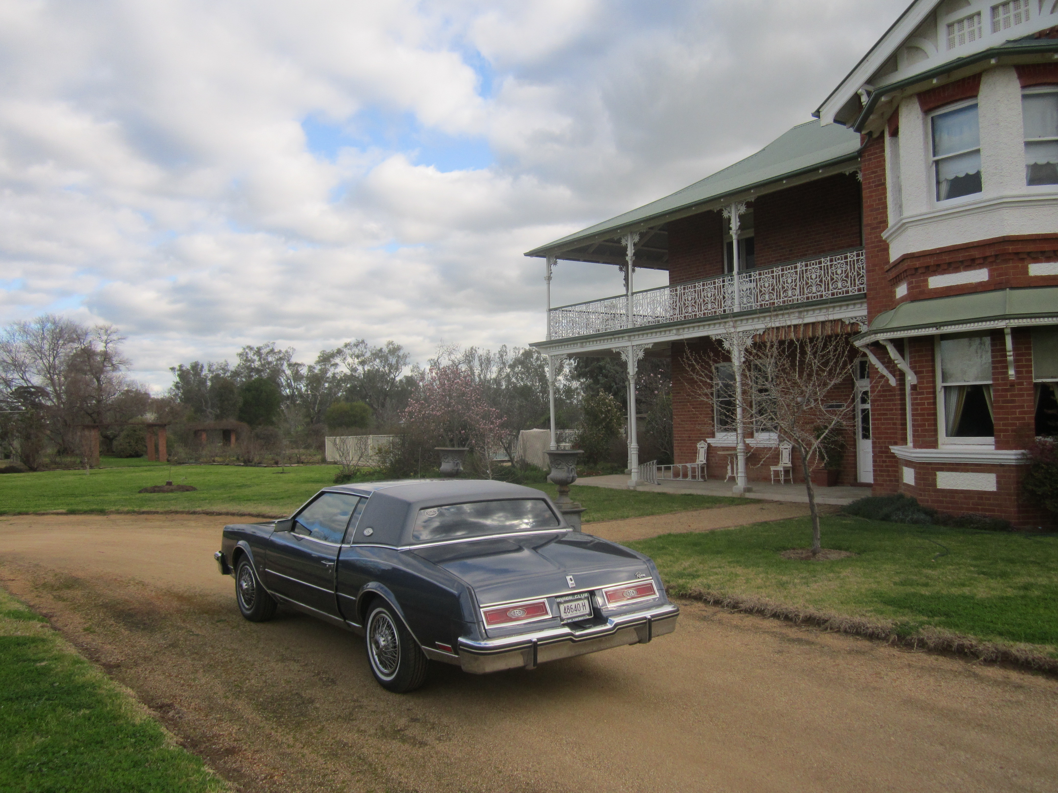 1983 BUICK RIVIERA COUPE