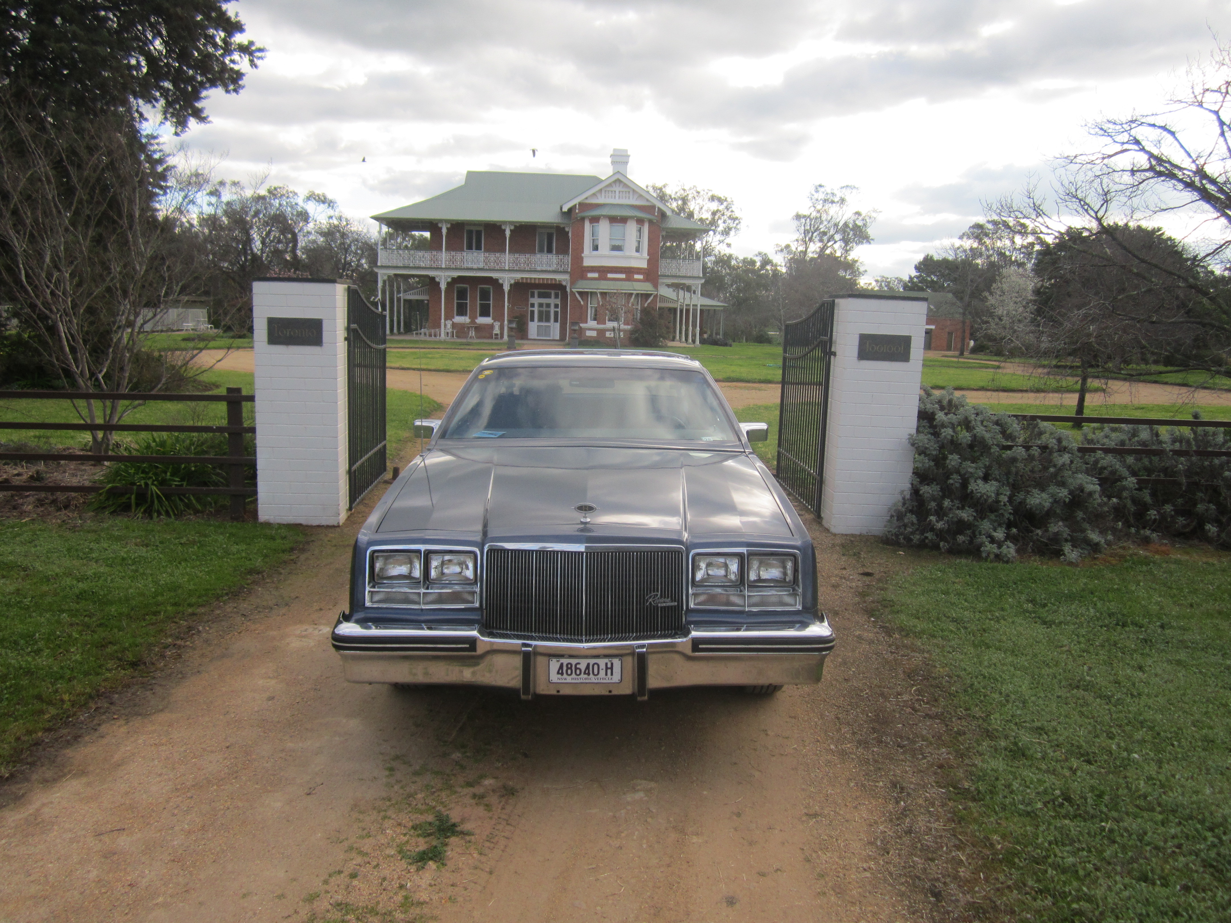 1983 BUICK RIVIERA COUPE