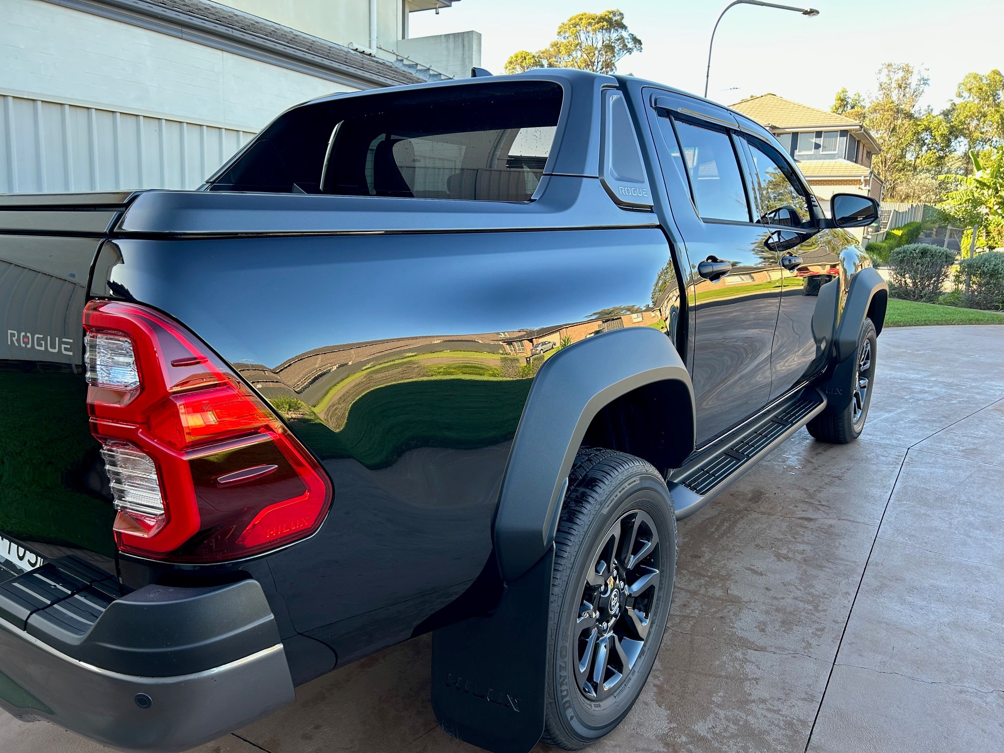 2022 TOYOTA HILUX GUN126R ROGUE (4x4) 6 SPEAKER 6 SP AUTOMATIC DOUBLE CAB P/UP 