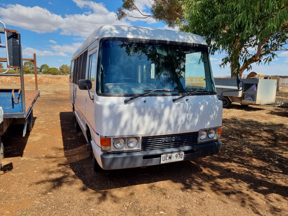 1985 TOYOTA COASTER MOTOR HOME