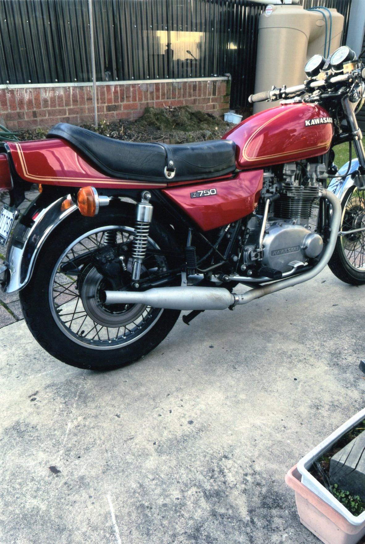1977 KAWASAKI Z750 750CC ROAD