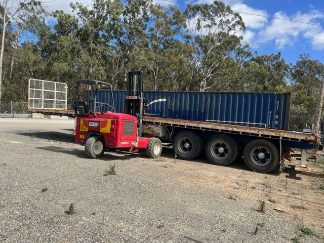 Flat Top Trailer & Moffett Forklift