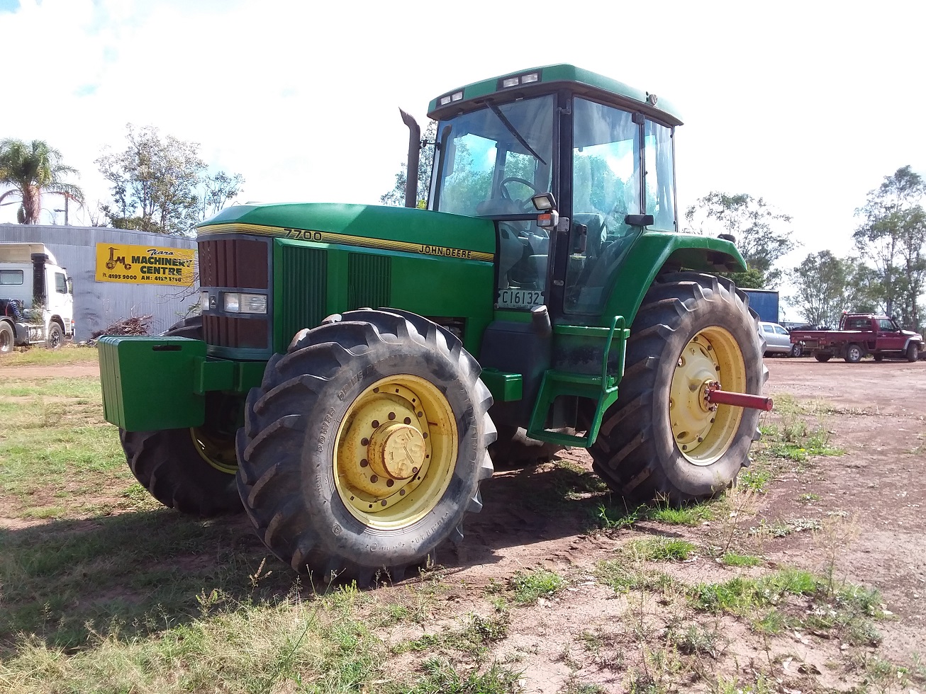 1996 John Deere 7700 Cab Tractor
