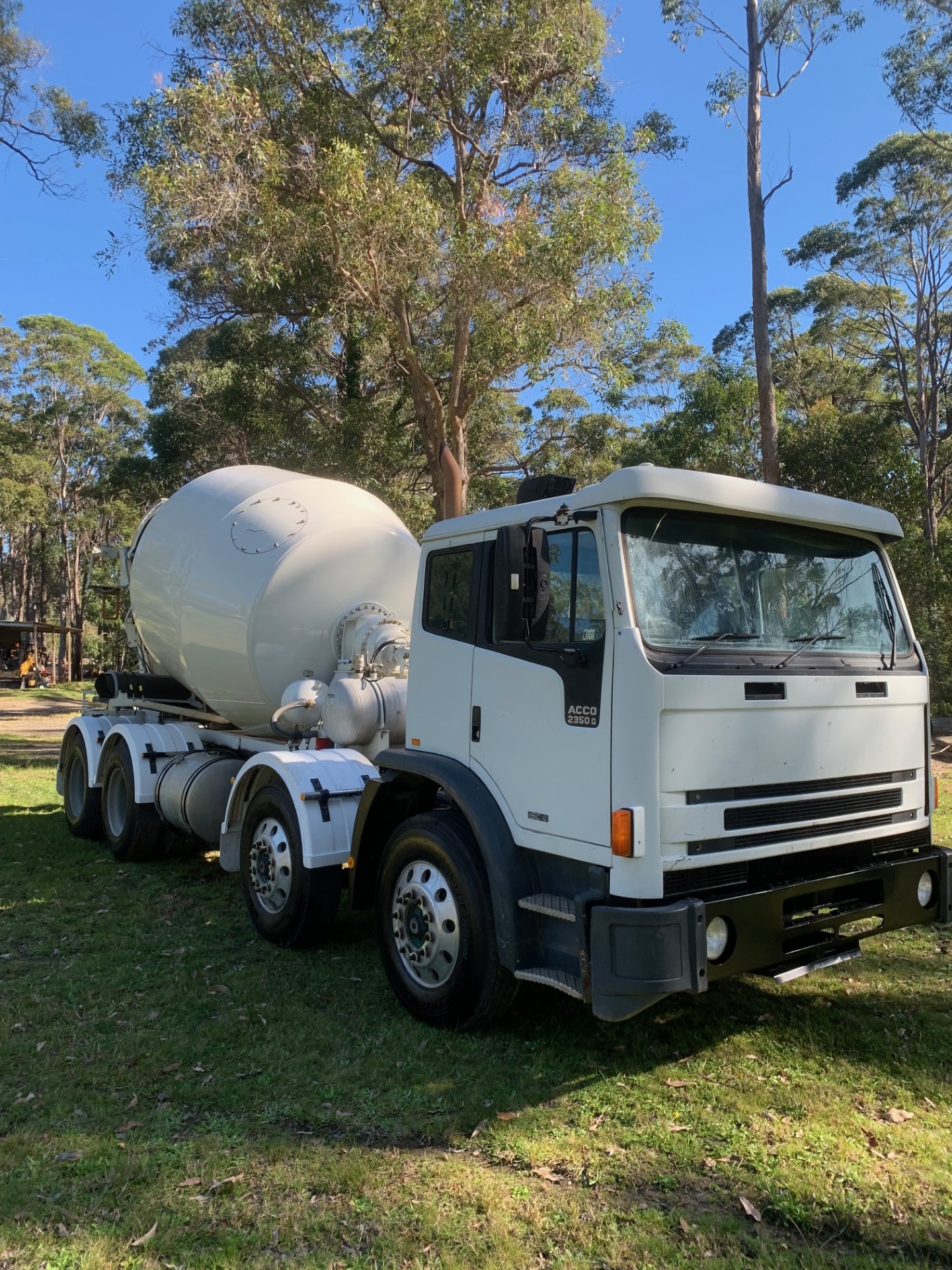 2003 IVECO 2350G CONCRETE AGITATOR