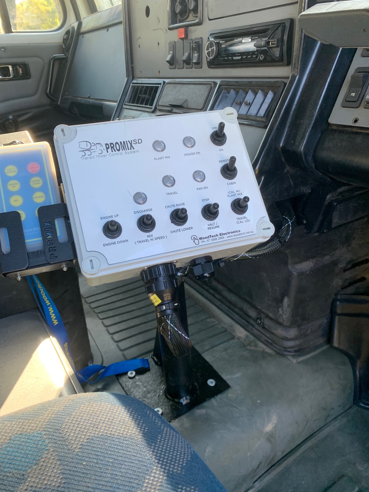 2003 IVECO 2350G CONCRETE AGITATOR