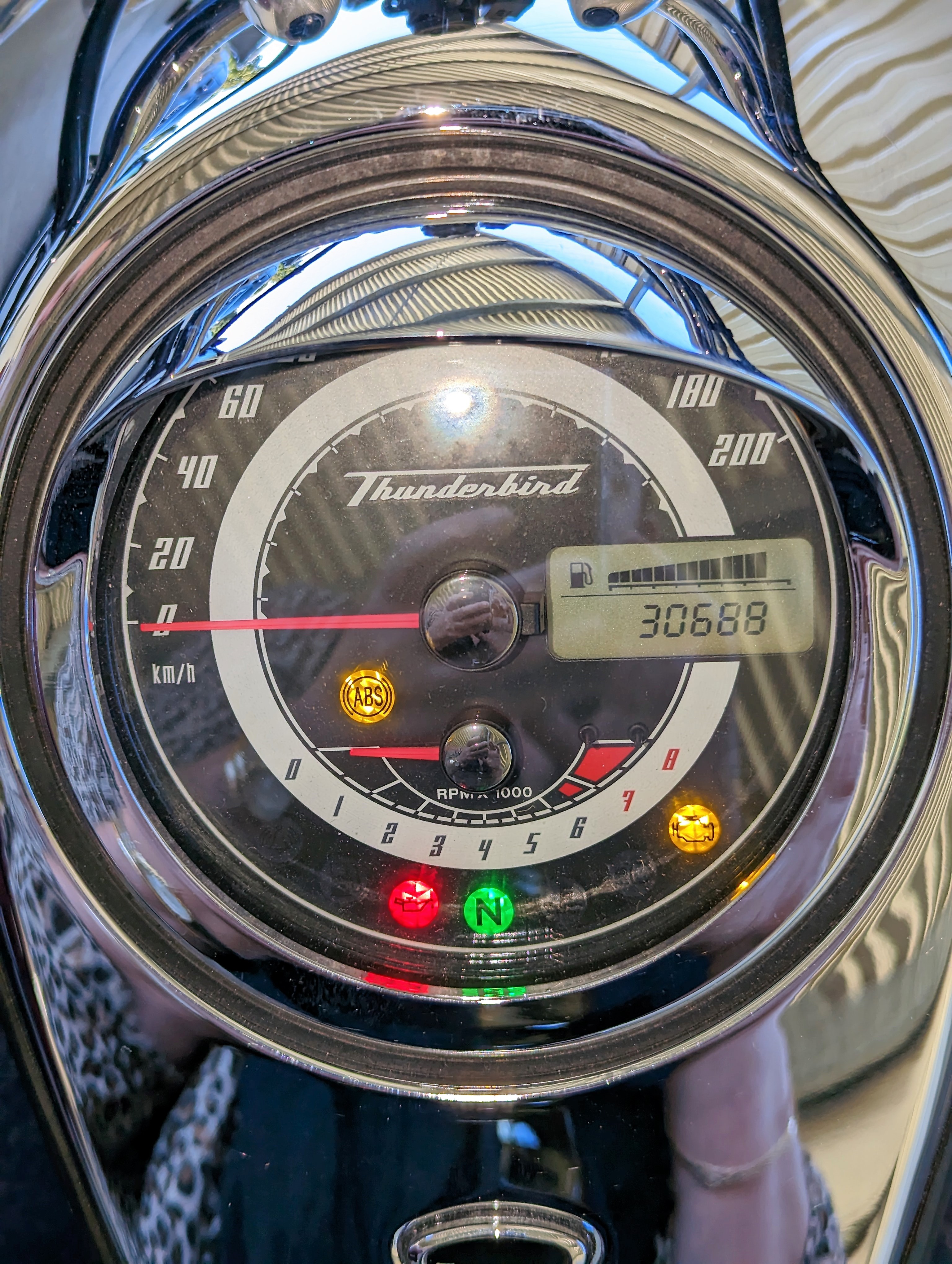 2010 TRIUMPH THUNDERBIRFD 1600 ABS CRUISER