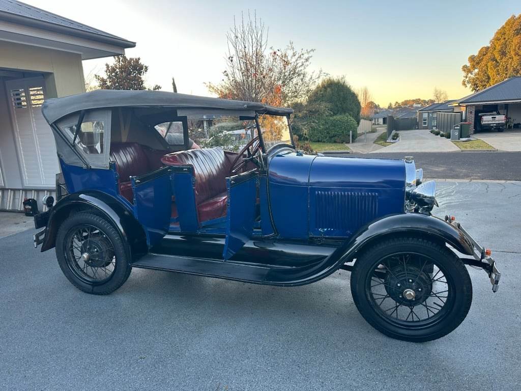 1928 FORD MODEL A TOURER