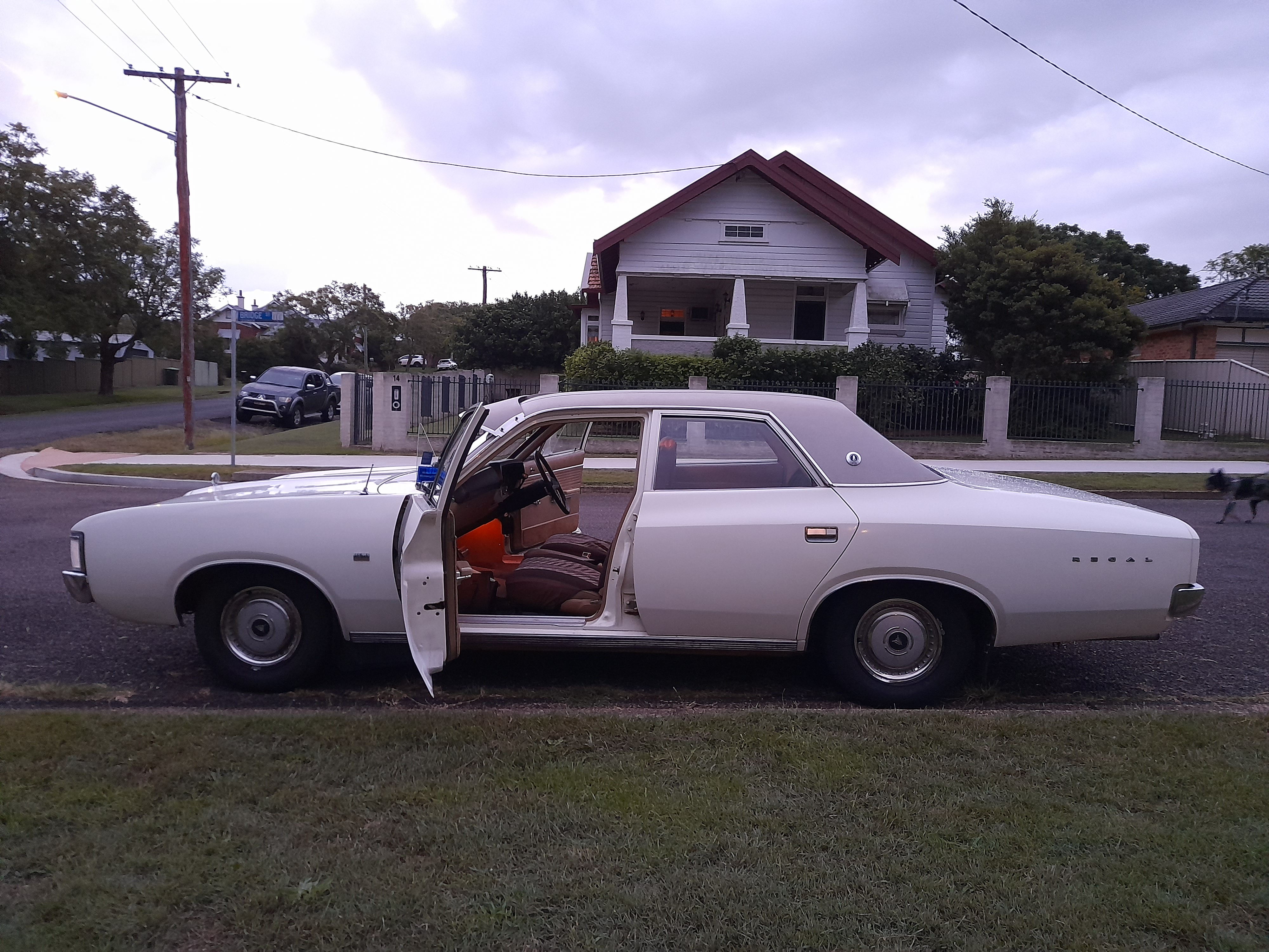 1972 VALIANT REGAL VH STATION WAGON