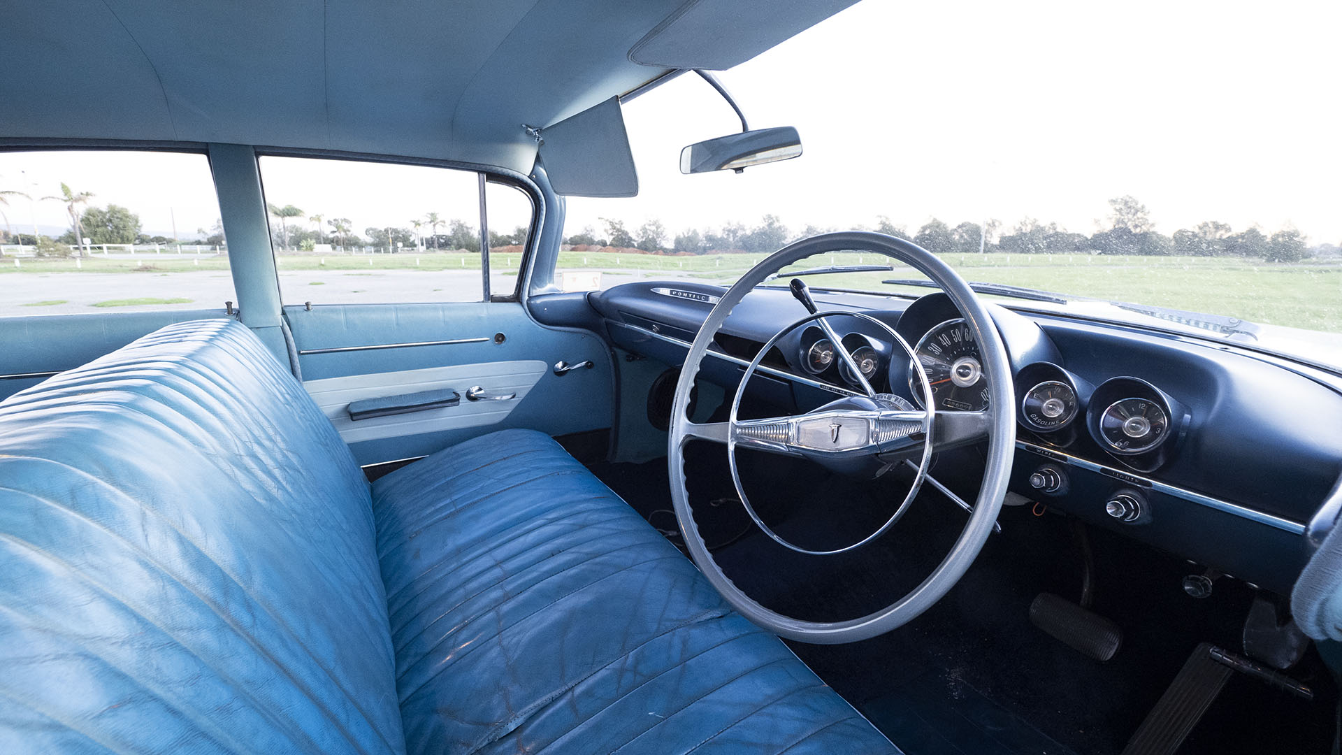 1960 PONTIAC LAURENTIAN SEDAN