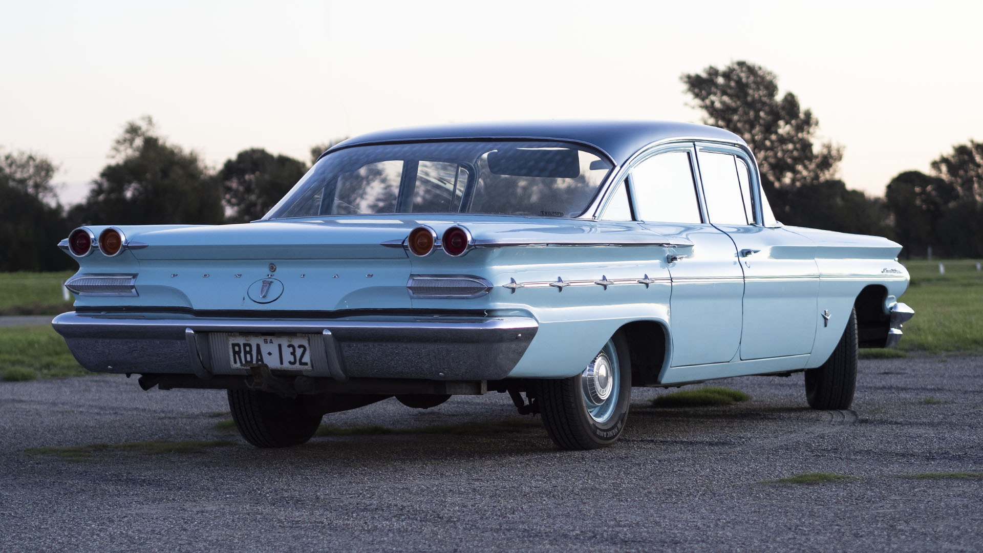 1960 PONTIAC LAURENTIAN SEDAN