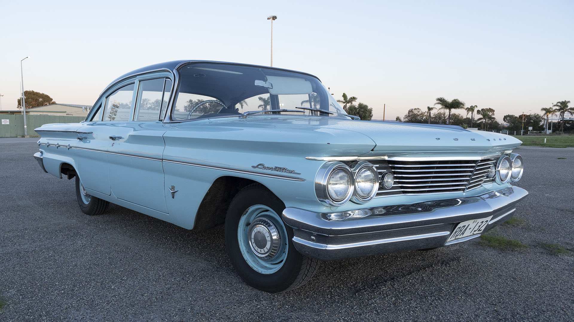 1960 PONTIAC LAURENTIAN SEDAN