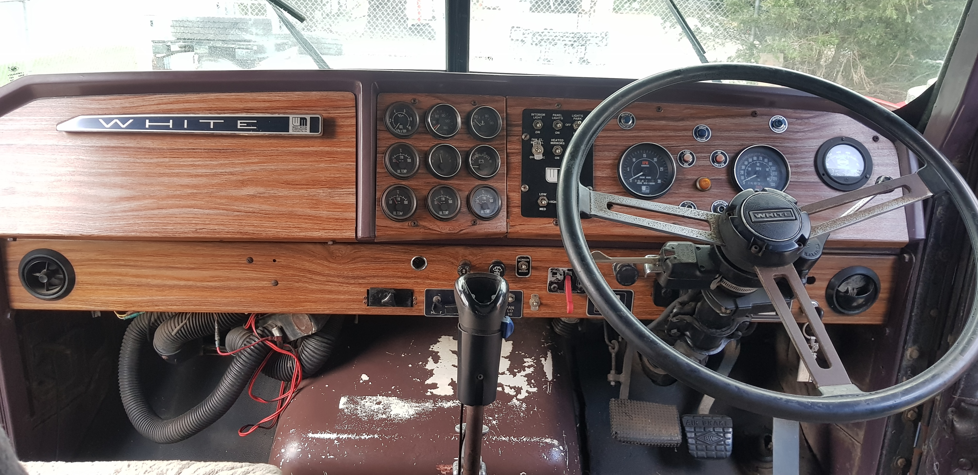 1982 WHITE ROAD BOSS PRIME MOVER