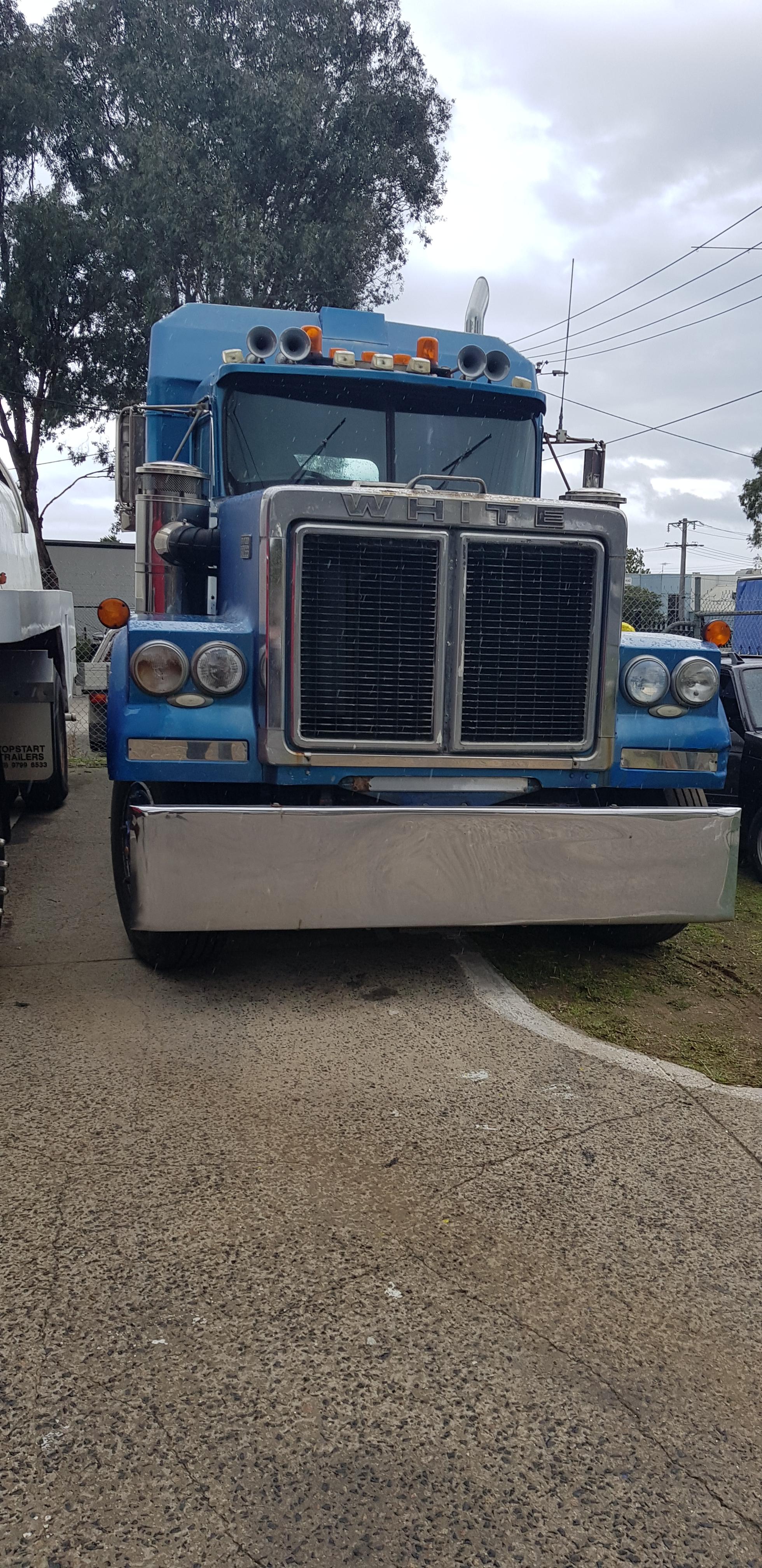 1982 WHITE ROAD BOSS PRIME MOVER