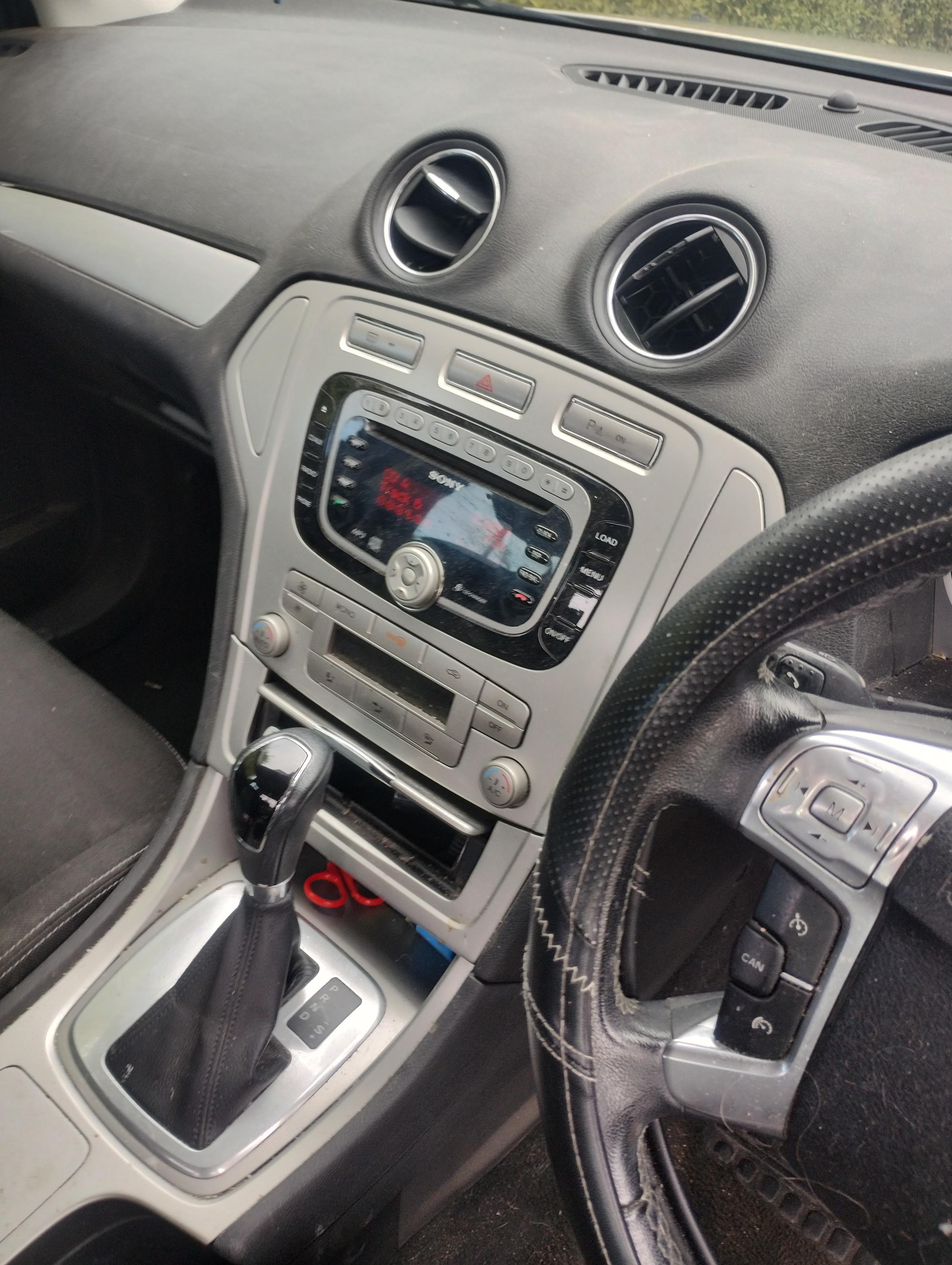 2010 FORD MONDEO SEDAN