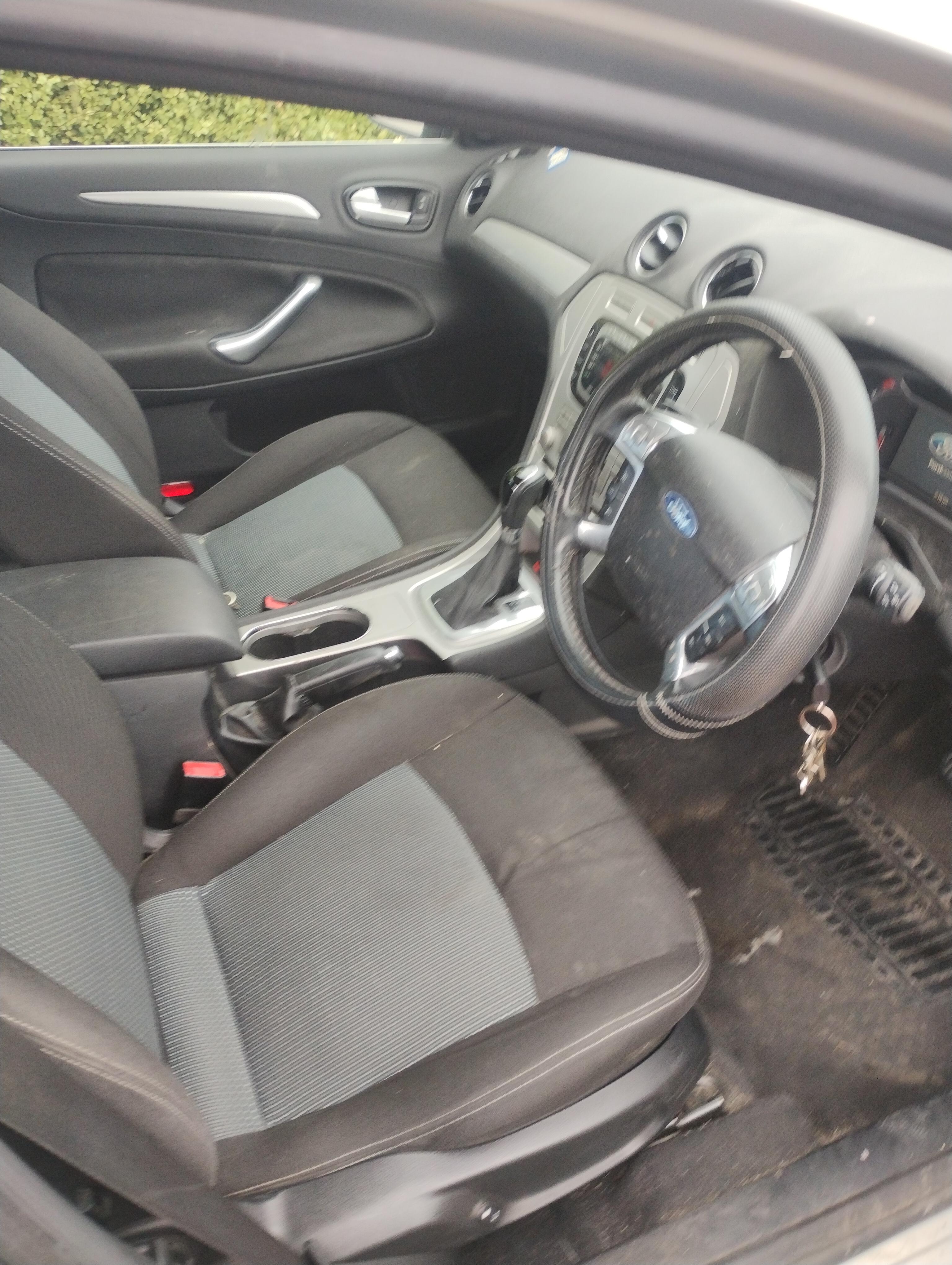 2010 FORD MONDEO SEDAN