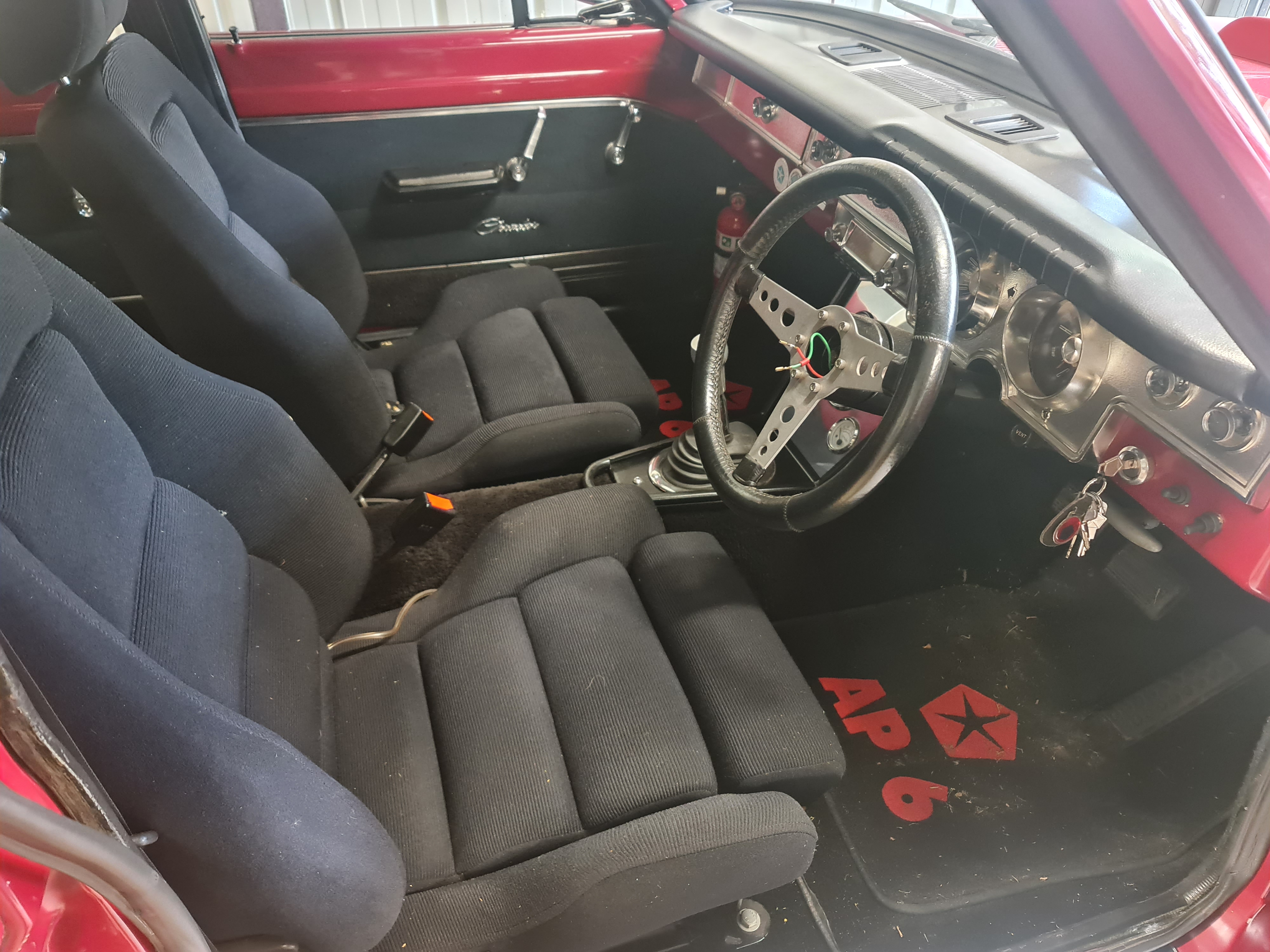 1965 CHRYSLER VALIANT AP6 3 SP MANUAL 4D SEDAN