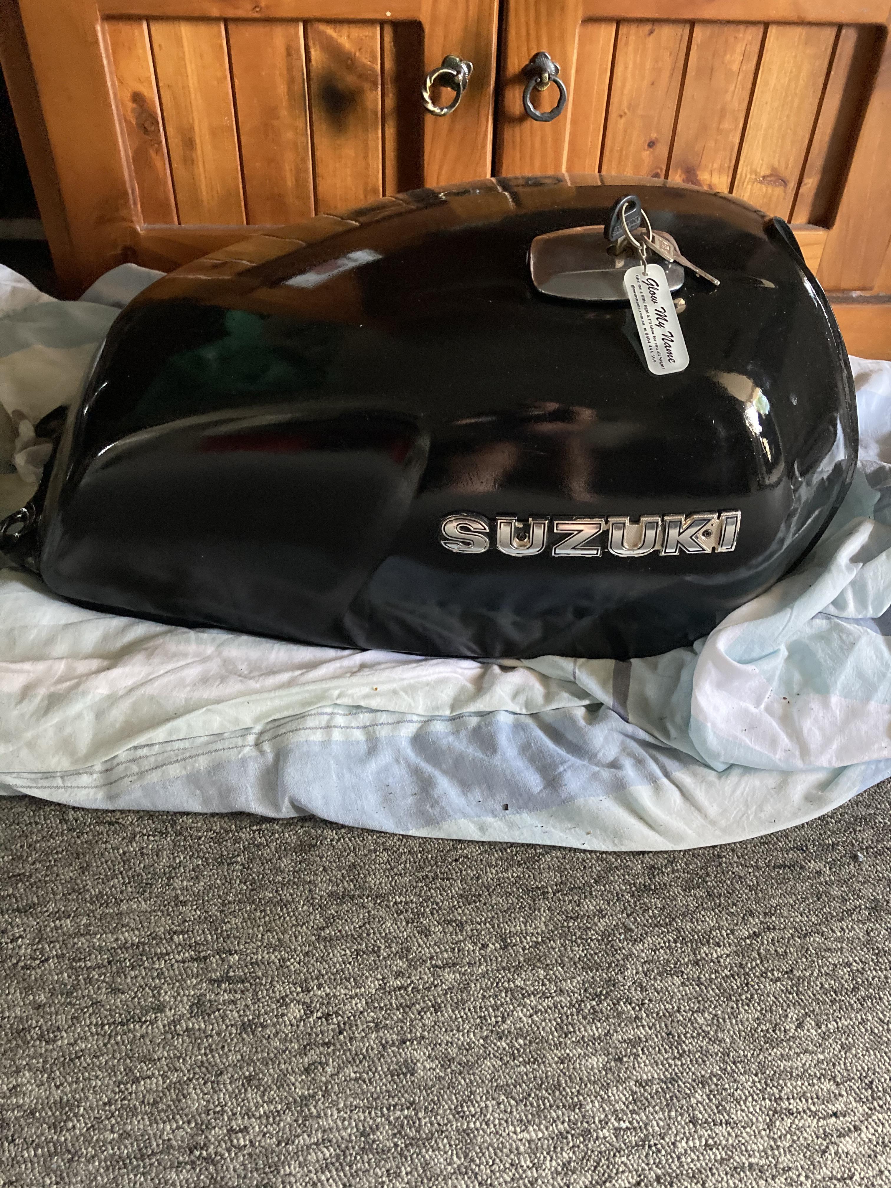 SUZUKI GS1100G PETROL TANK
