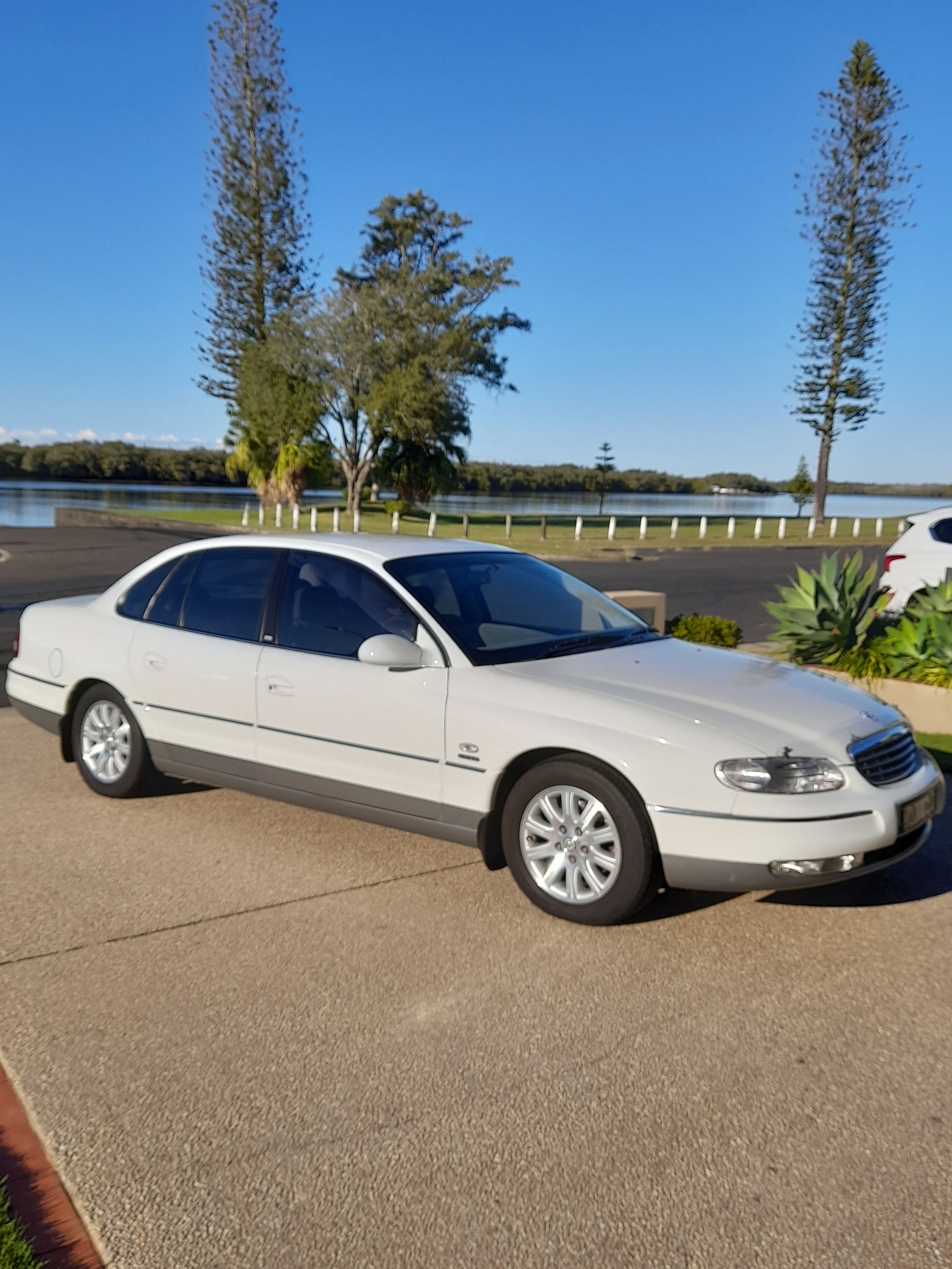 2001 HOLDEN STATESMAN WH V8 4 SP AUTOMATIC 4D SEDAN