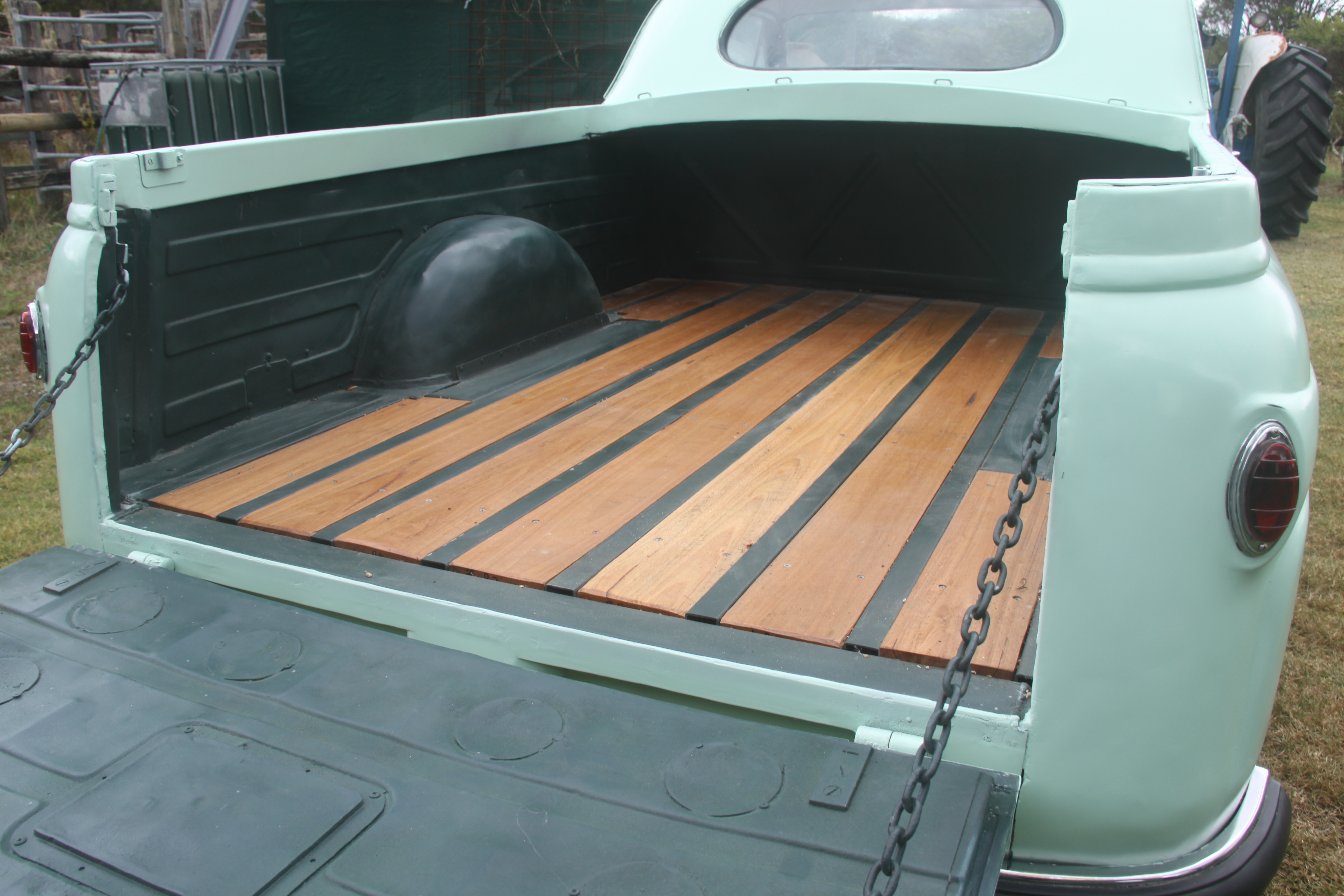 1953 FORD MAINLINE UTILITY