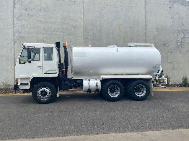 1985 MITSUBISHI FV4 58 WATER TRUCK