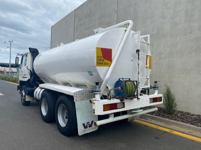 1985 MITSUBISHI FV4 58 WATER TRUCK