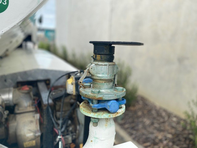 1985 MITSUBISHI FV4 58 WATER TRUCK
