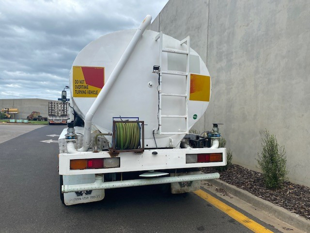 1985 MITSUBISHI FV4 58 WATER TRUCK