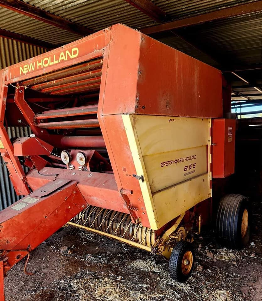 SPERRY NEW HOLLAND 855 ROUND BAILER
