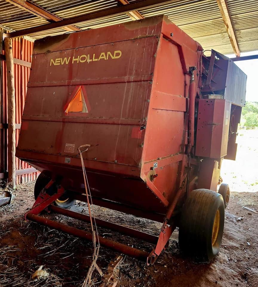 1990 SPERRY NEW HOLLAND 855 ROUND BAILER