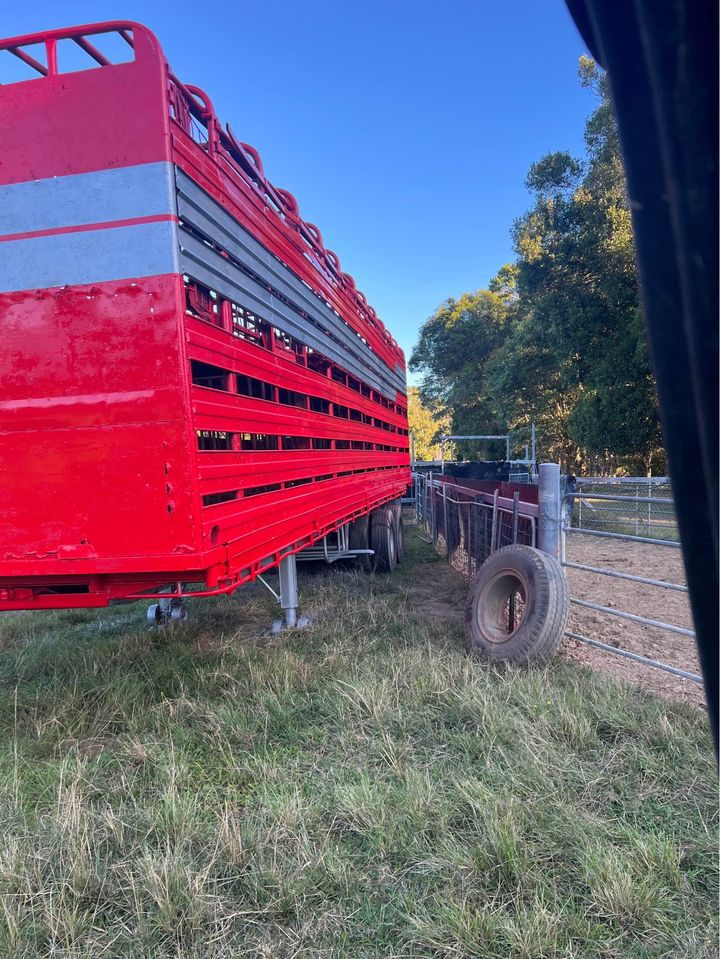 2000 MCGRATH STOCK TRAILER