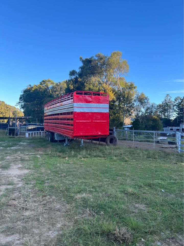 2000 MCGRATH STOCK TRAILER