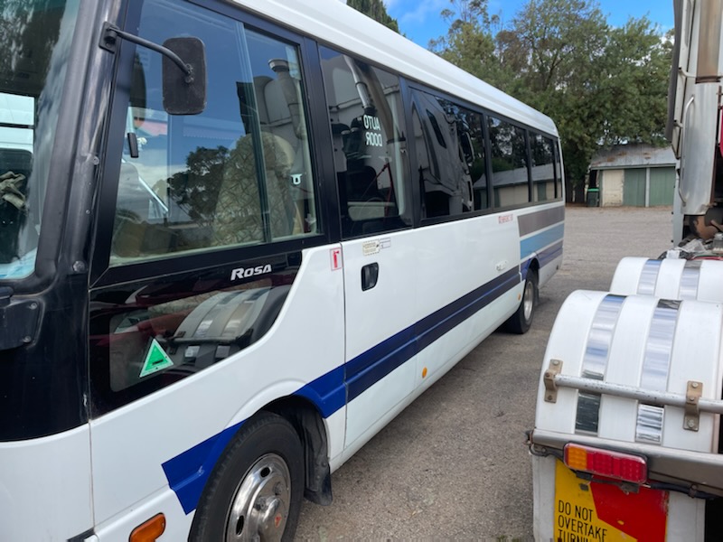 2009 MITSUBISHI ROSA DELUXE MINI BUS