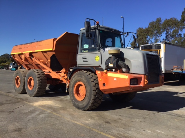 2006 HITACHI AH300 DUMP TRUCK