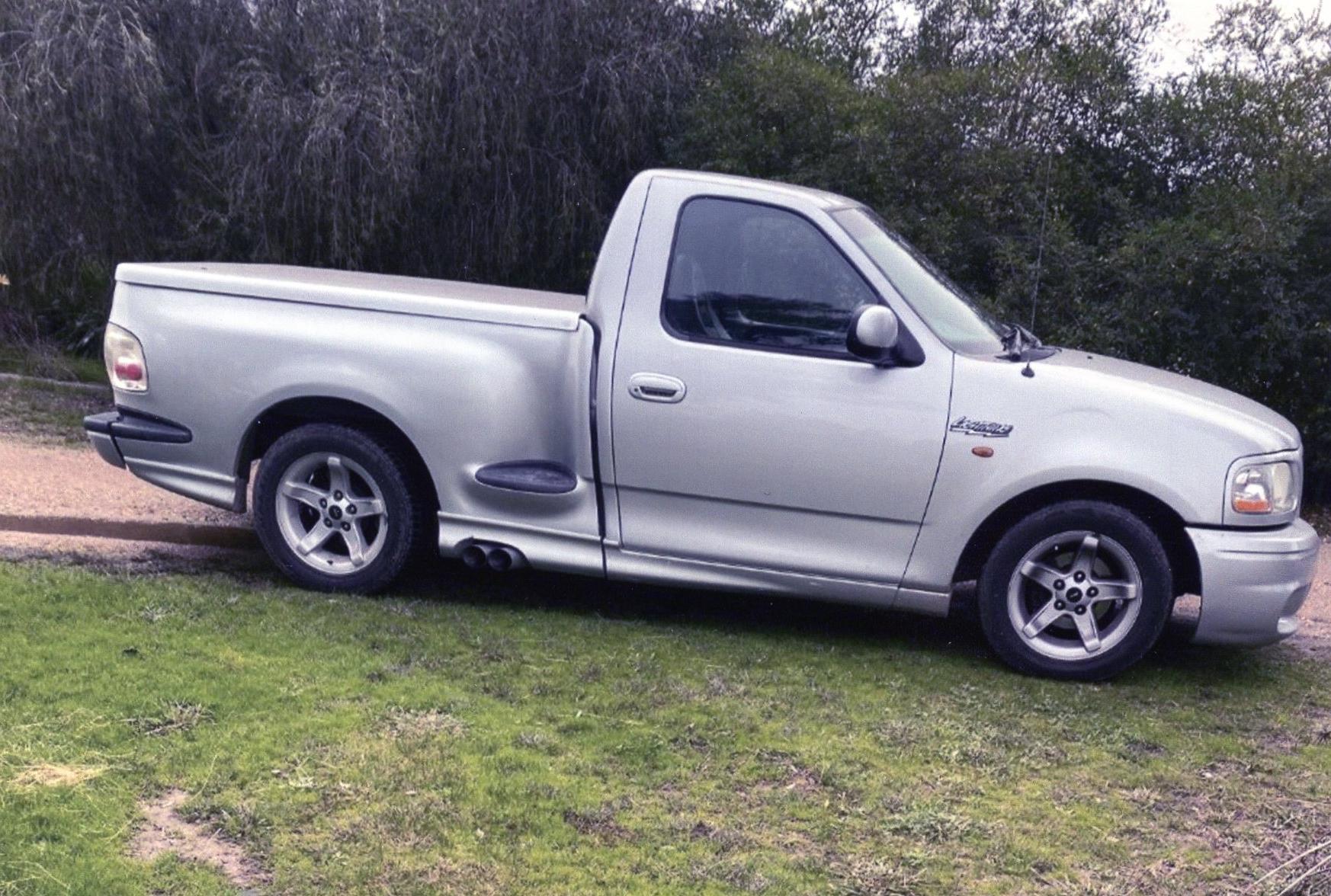 2002 FORD F150 LIGHTNING UTILITY