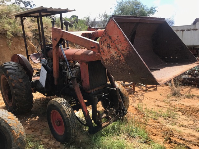 1948 Fordson E27N Pet/Ker FEL Tractor