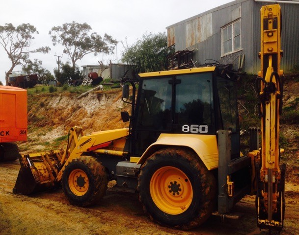 MF 860 16.9/14 x 30 10 Ply Tyre & Rim