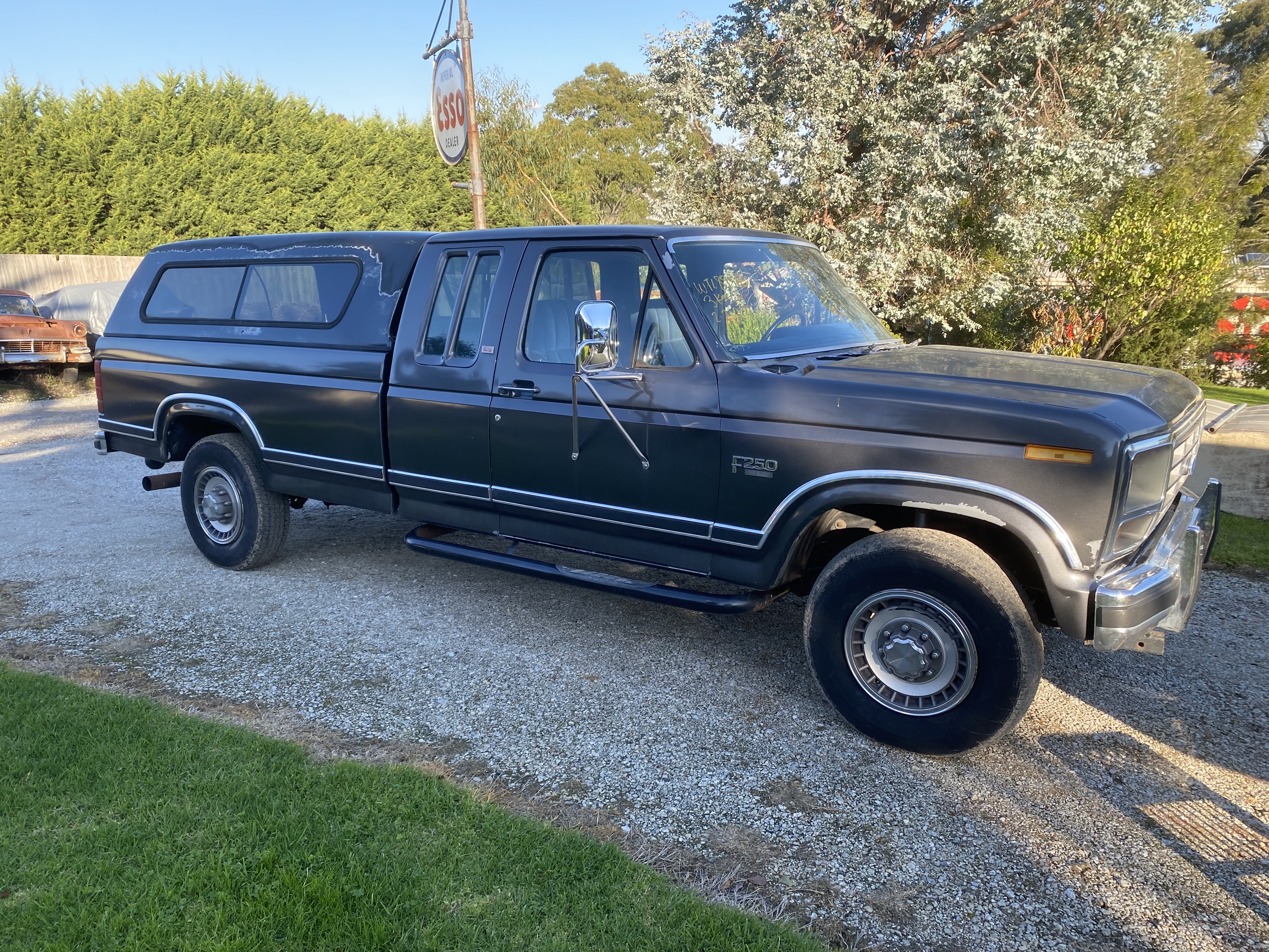 1986 FORD F250 LARIAT XLT SUPER CAB
