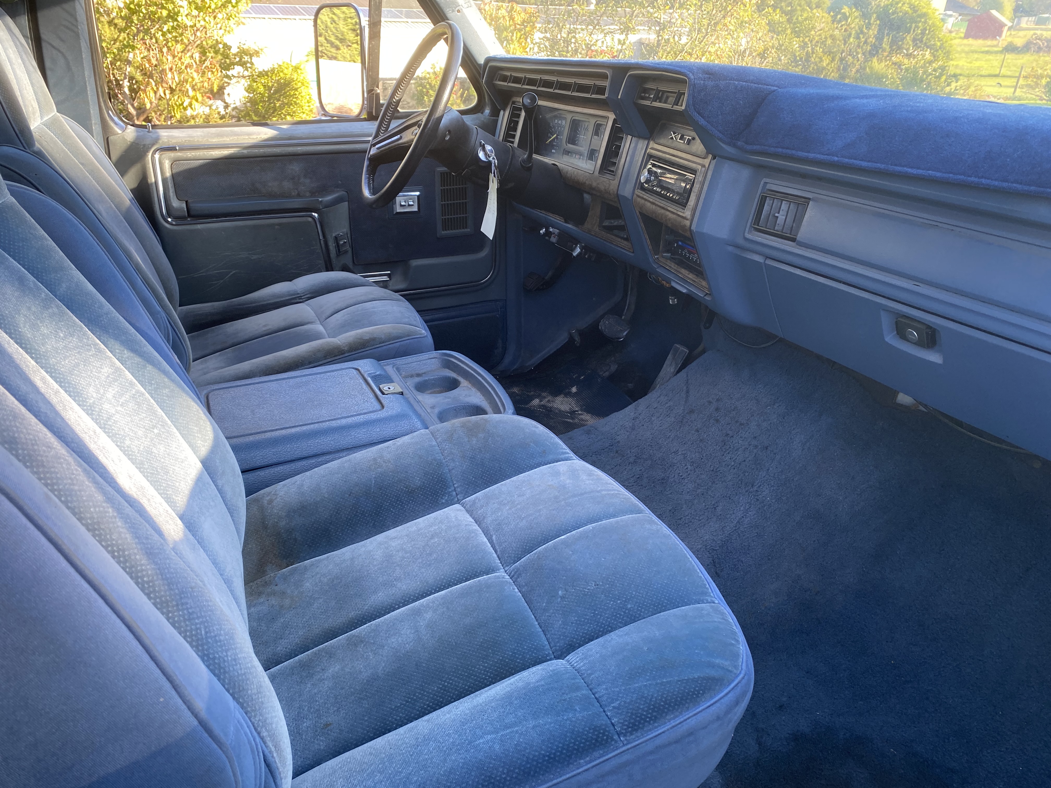 1986 FORD F-250 UTILITY