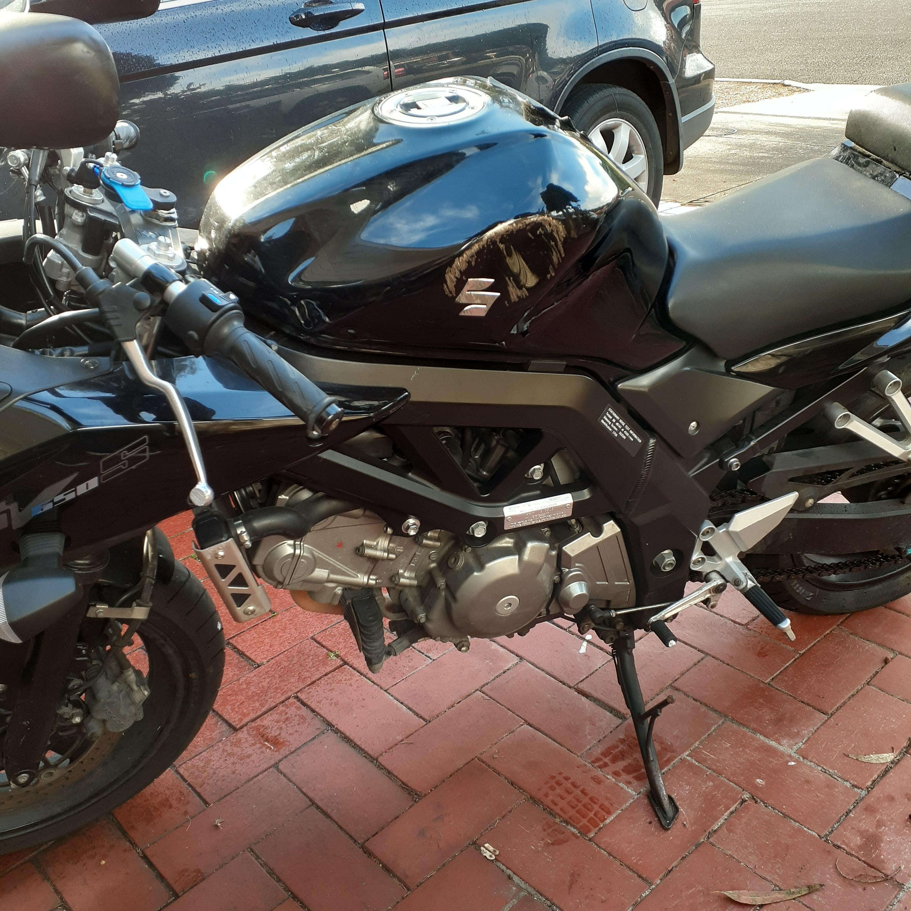 2011 SUZUKI SV650S ROAD