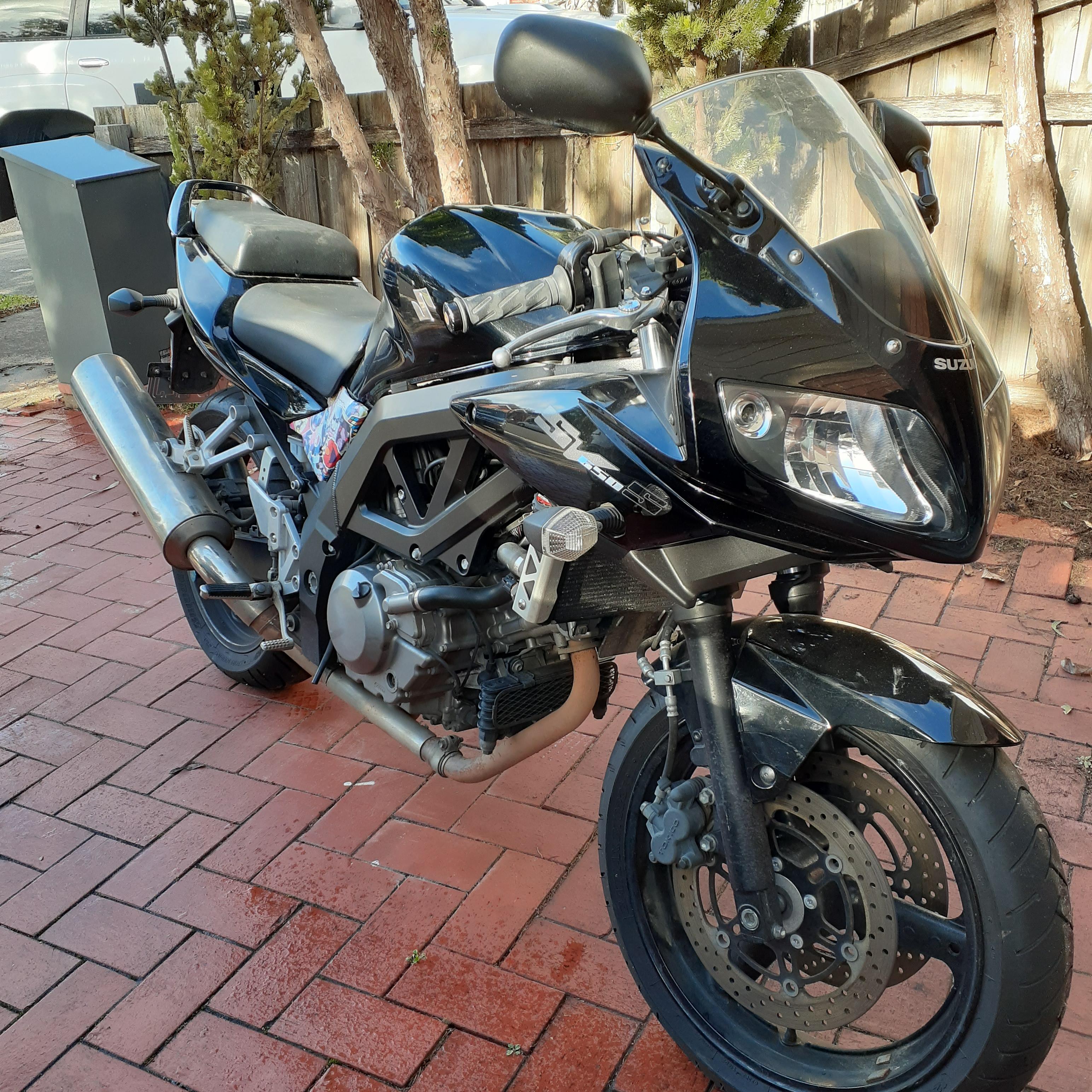 2011 SUZUKI SV650S ROAD