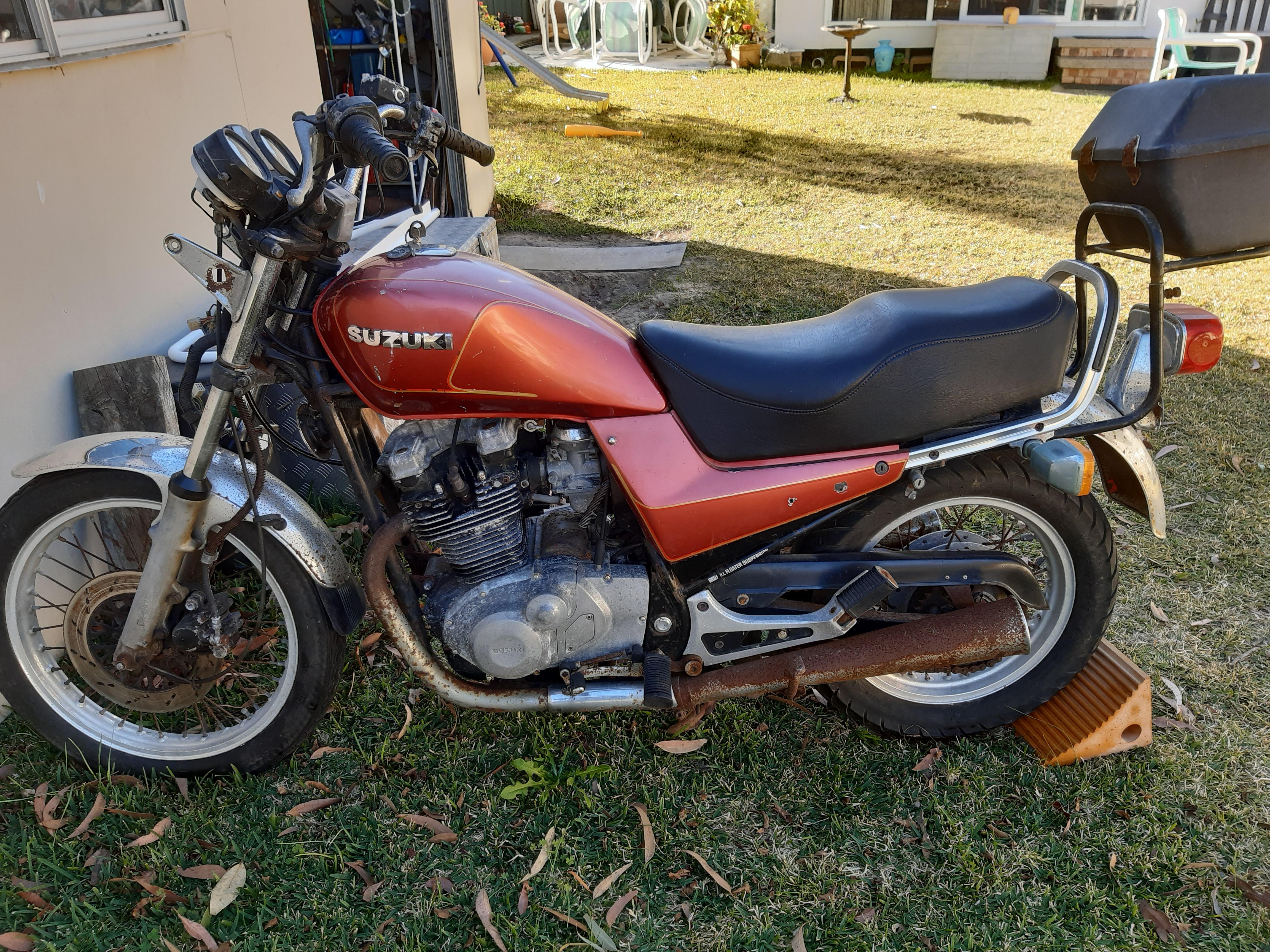 1983 SUZUKI GR650 ROAD