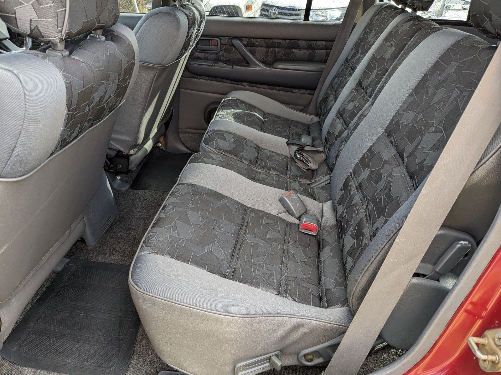1990 TOYOTA LANDCRUISER GXL (4x4) 4 SP AUTOMATIC 4x4 4D WAGON