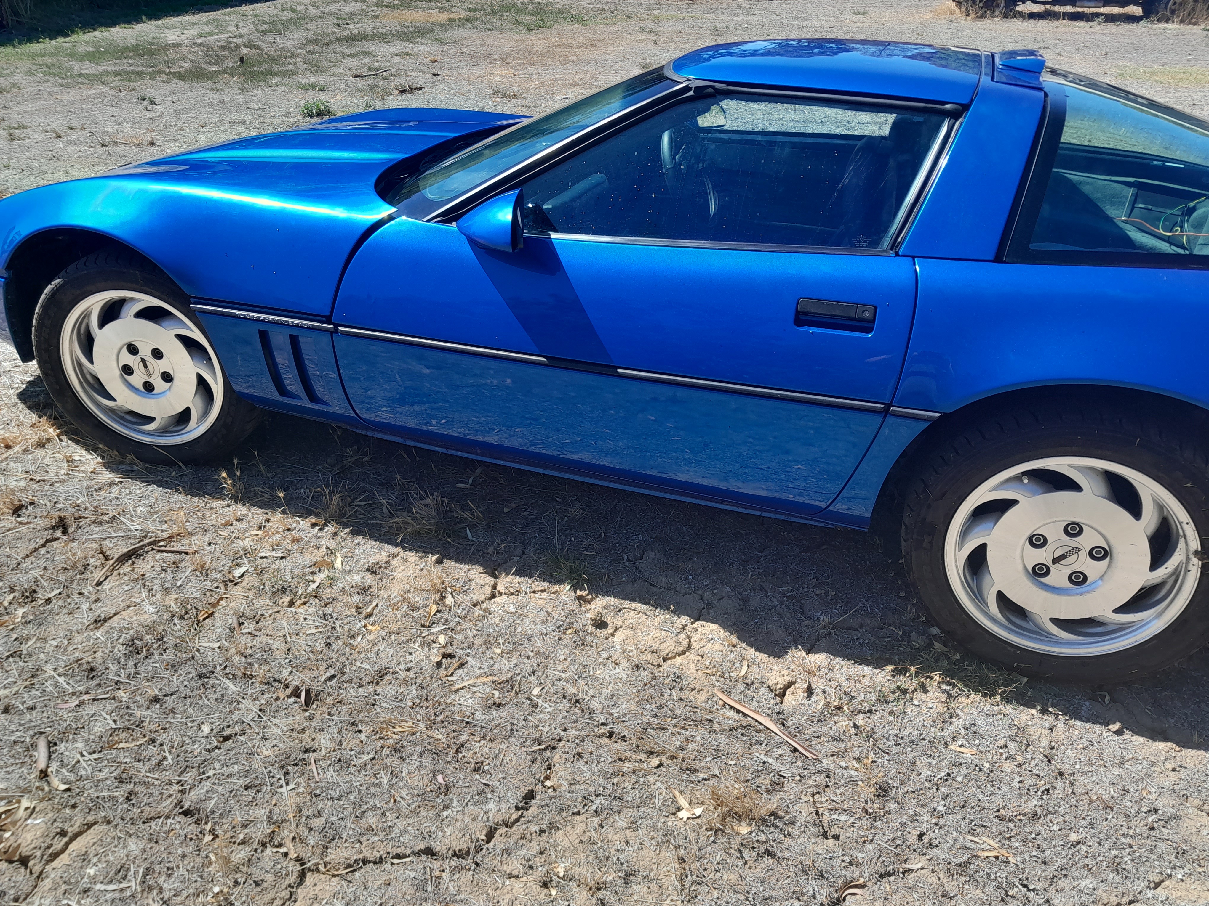 1986 CHEVORLET CORVETTE COUPE