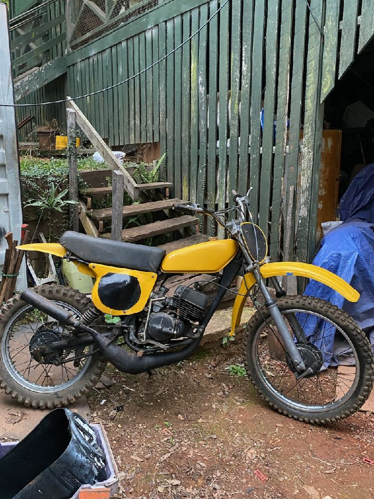 1975 SUZUKI RM125 MOTOCROSS