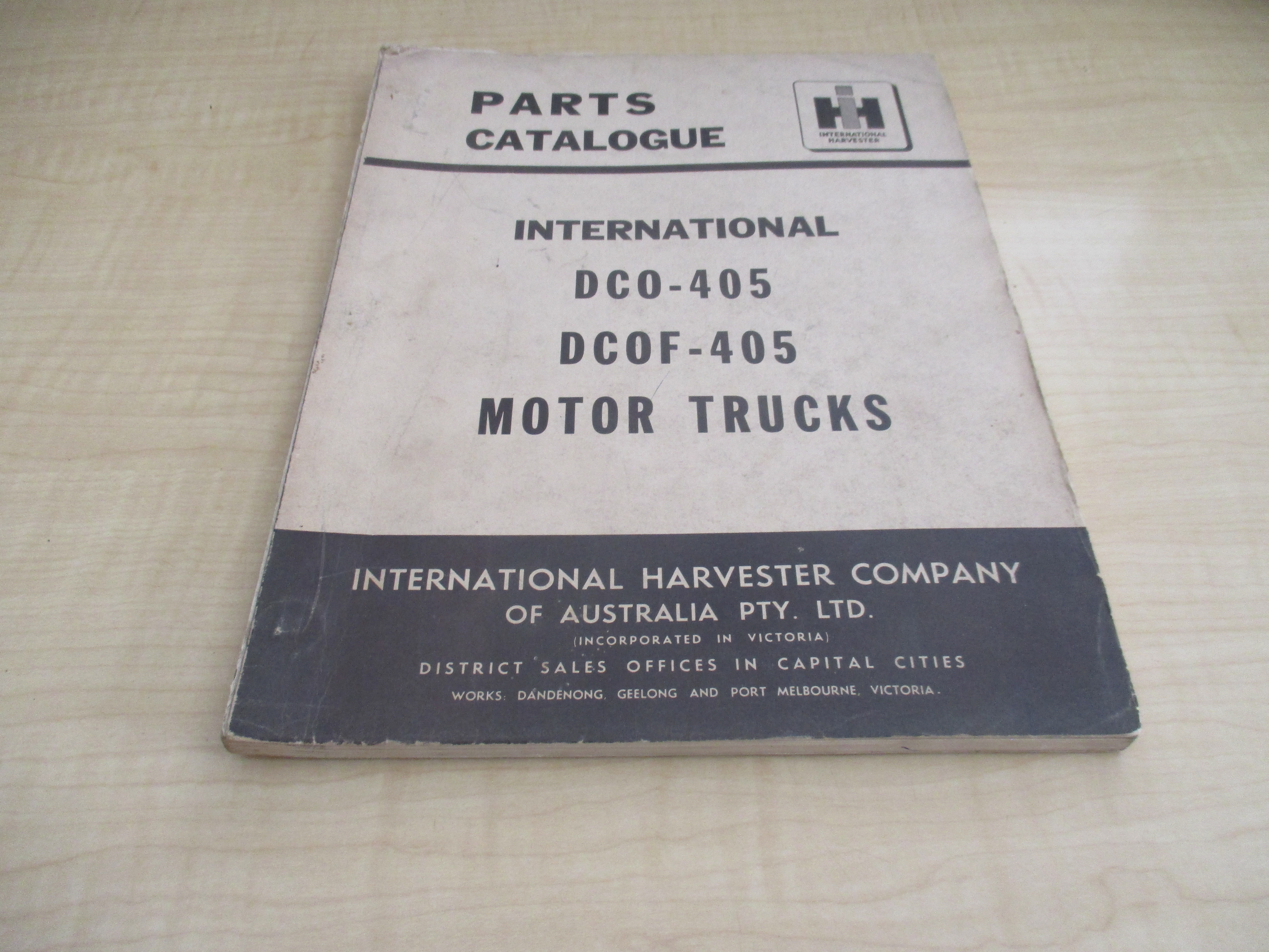 INTERNATIONAL AUST DCO-405 & DCOF-405 PARTS CATALOGUE 