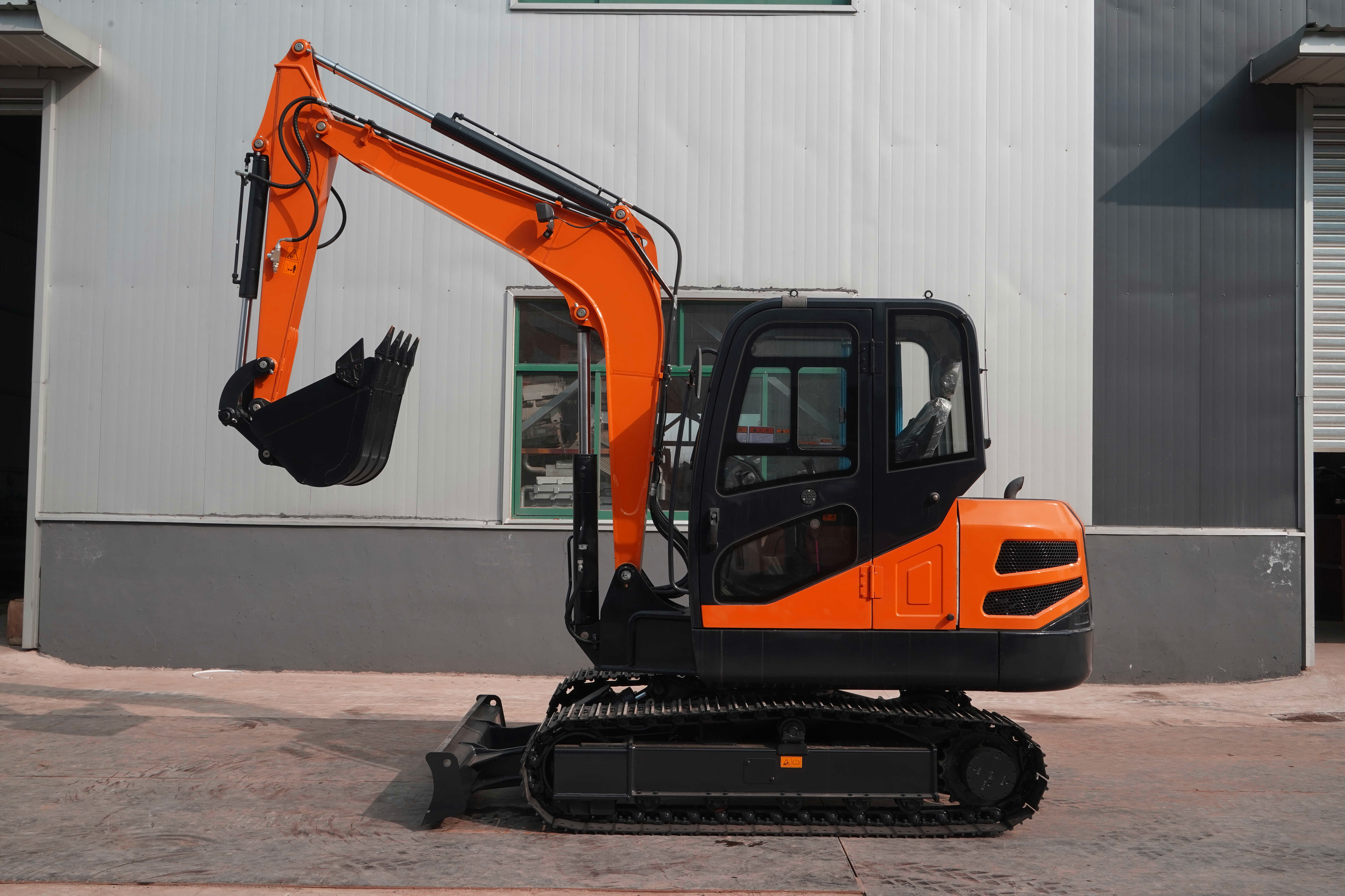EMED EM5.5 Excavator + FREE Attachments
