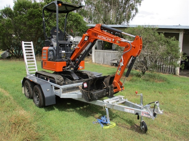 Hitachi 1.7T Excavator
