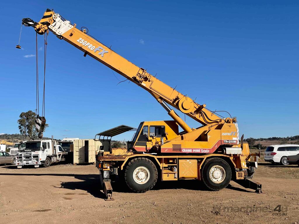 TADANO TR 250M-5 CRANE